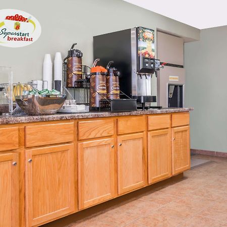Super 8 By Wyndham Mankato Otel Dış mekan fotoğraf