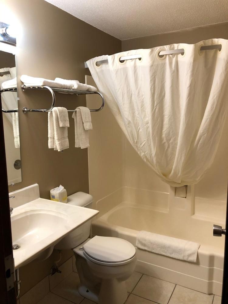 Super 8 By Wyndham Mankato Otel Dış mekan fotoğraf