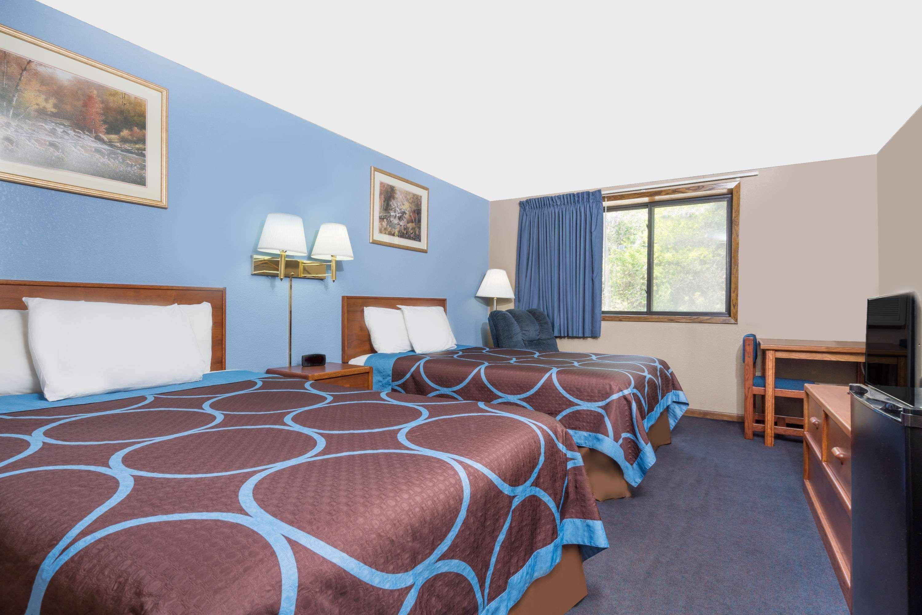 Super 8 By Wyndham Mankato Otel Dış mekan fotoğraf