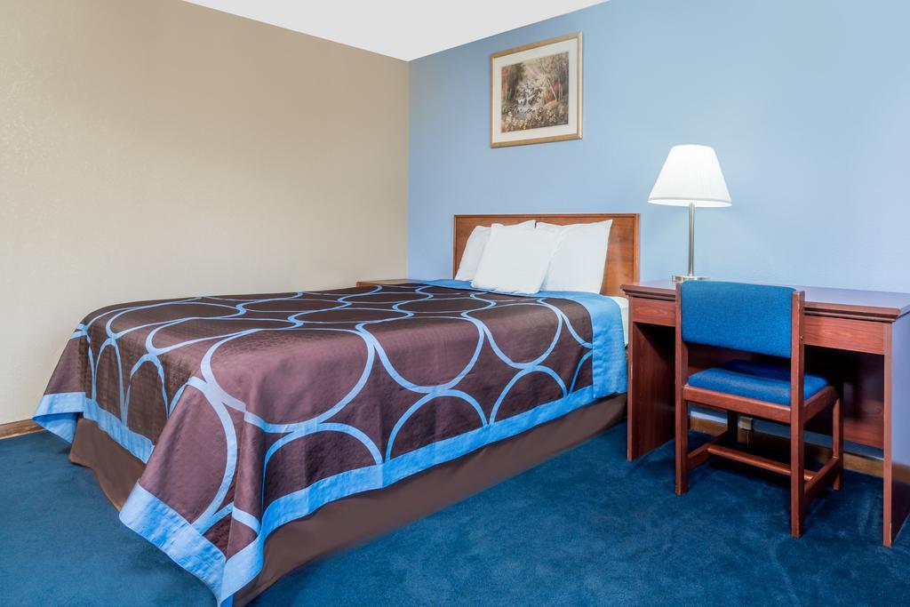 Super 8 By Wyndham Mankato Otel Oda fotoğraf