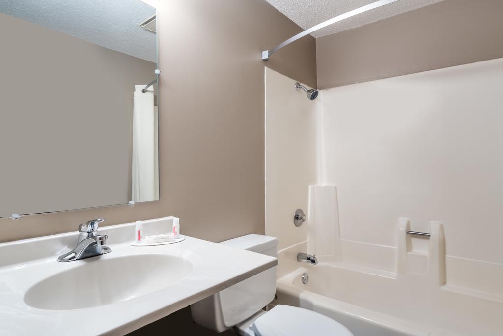 Super 8 By Wyndham Mankato Otel Dış mekan fotoğraf